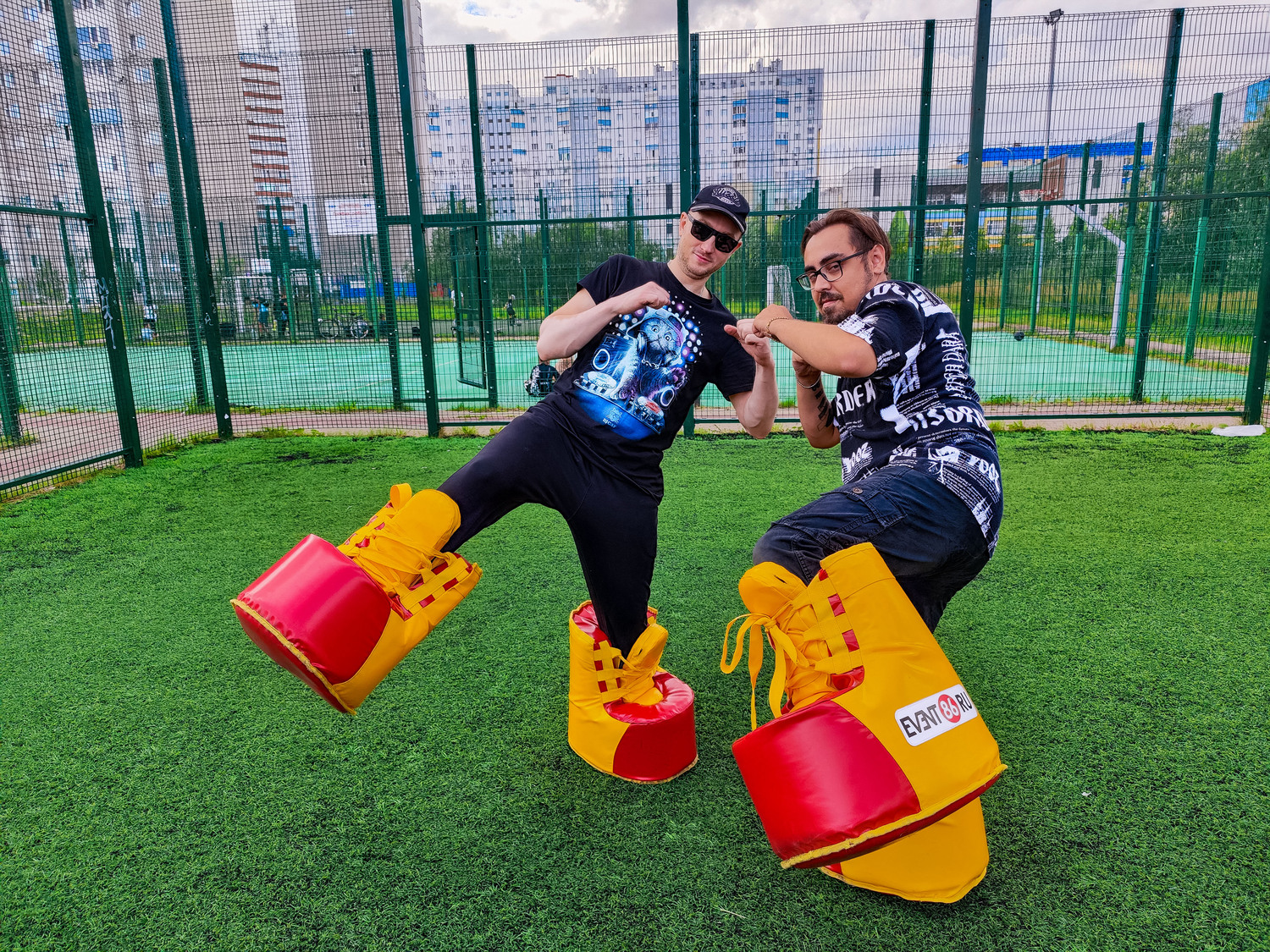 <span style="font-weight: bold;">Гигантские кеды</span><br>