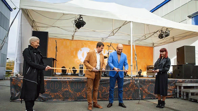 <span style="font-weight: bold;">Сцена 4м*8м*0,9м: 32м²</span>