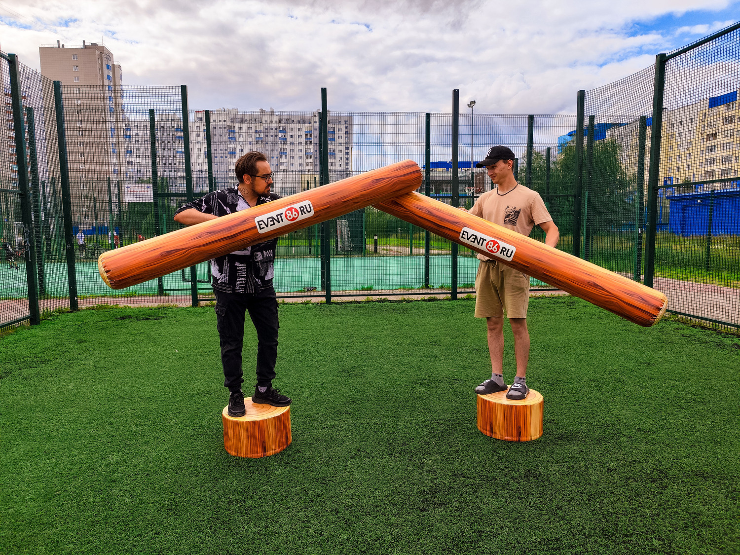 <span style="font-weight: bold;">Бабуки (надувные дубины) + пеньки</span><br>